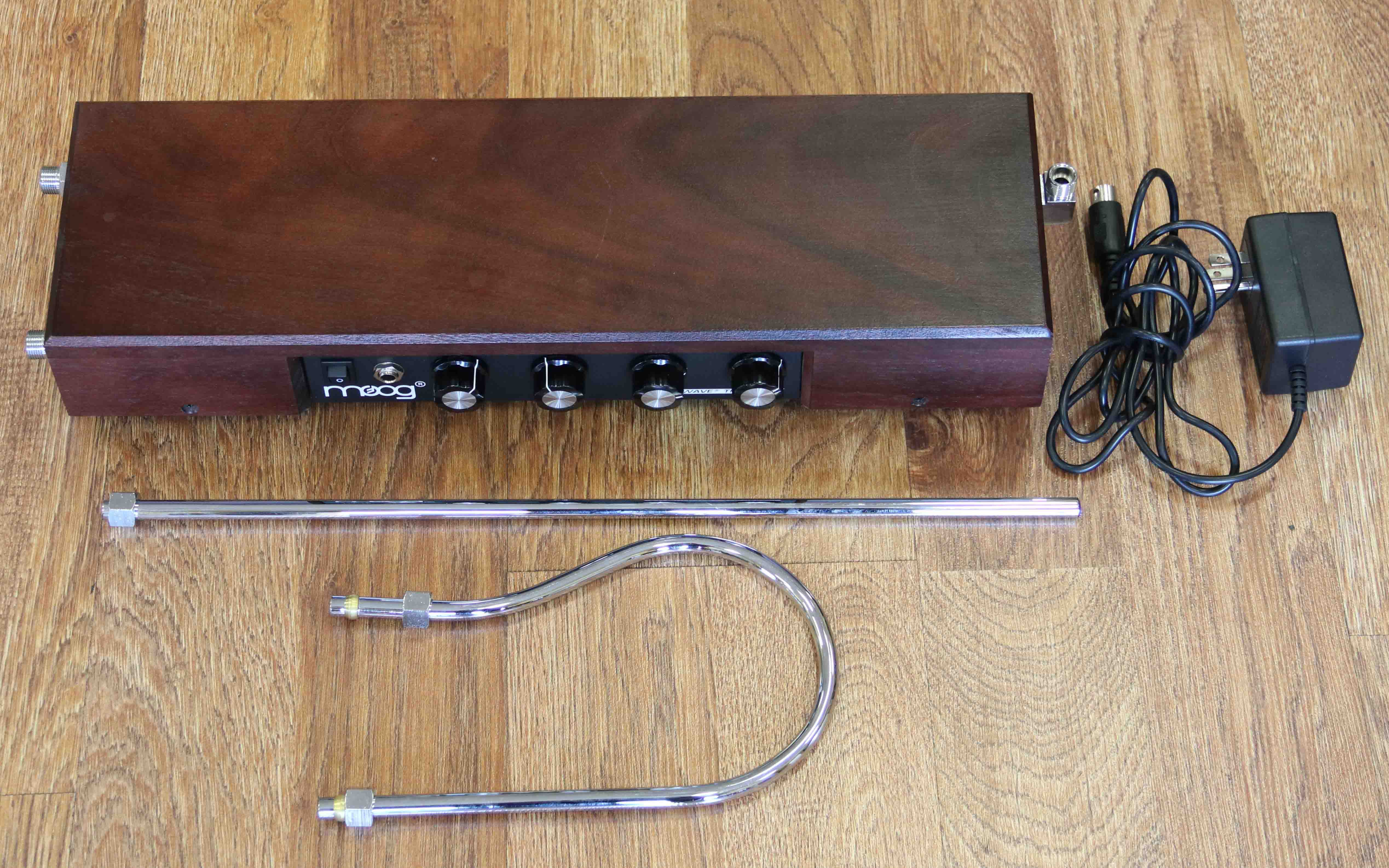 Moog Etherwave Theremin Standard Mahogany 94922450012 eBay