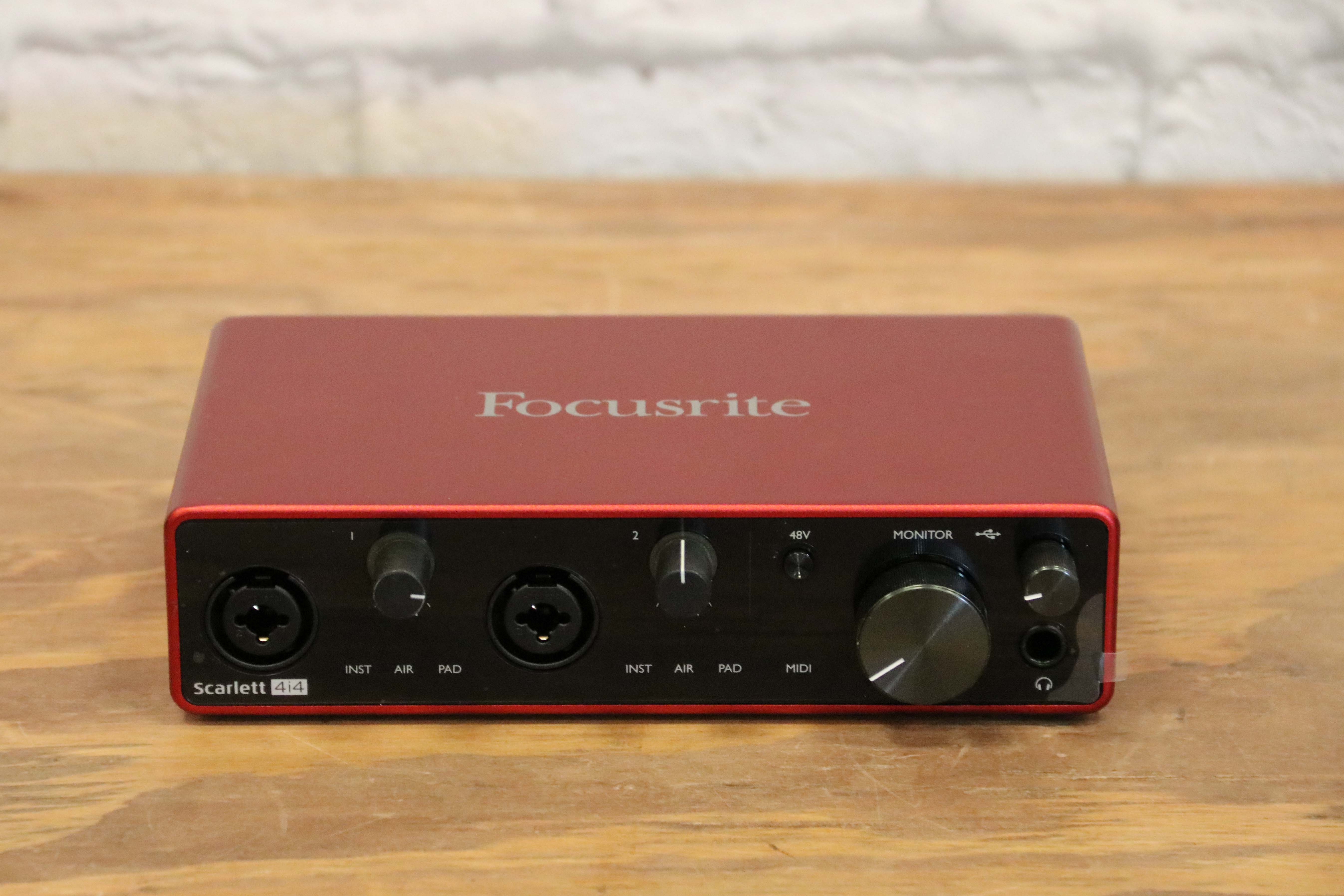 Звуковая карта focusrite scarlett 4i4